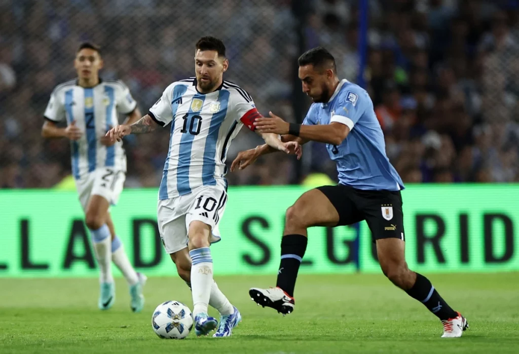 Vớ thi đấu FIFA là gì? Tiêu chuẩn & vai trò trong bóng đá hiện đại